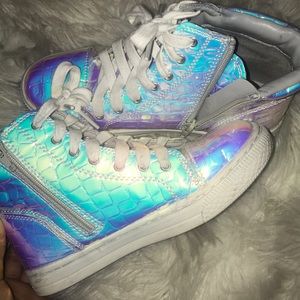 Holographic tennis shoes